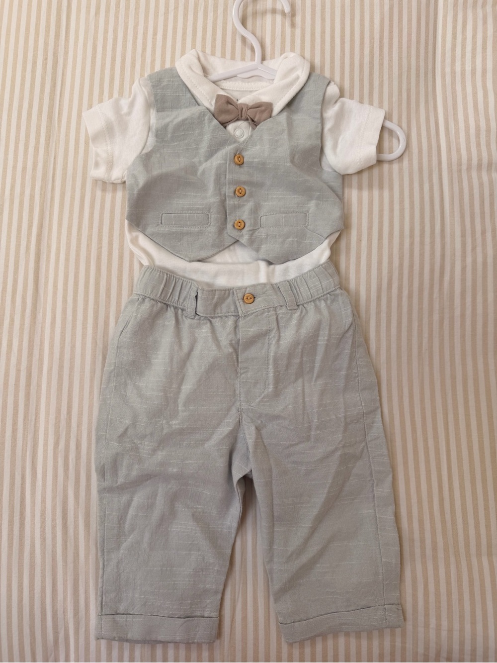 NWT H&M Baby 2-Piece Dressy Waistcoat Set - Sage/Mint Green Size 3 months